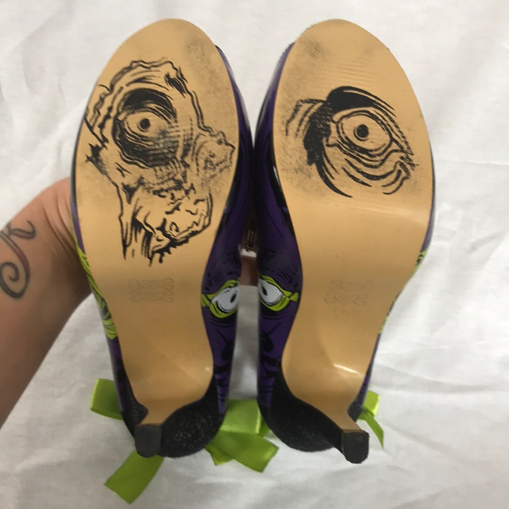 Iron Fist Zombie Stompers 🧟‍♀️ - Picture 8 of 8